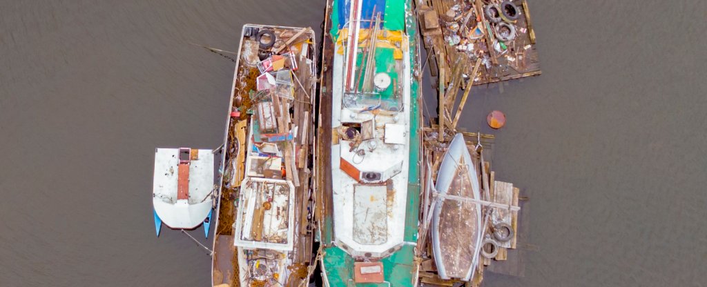 г. Москва, Борисово, Москва река, кладбище теплоходов,  - Фото с квадрокоптера