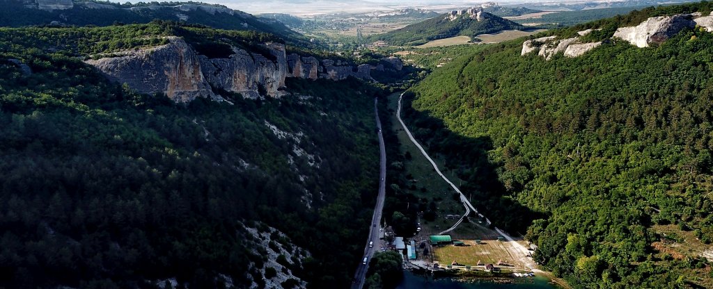 Крым. Мангупское озеро,  - Фото с квадрокоптера