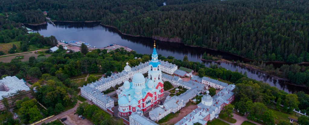 Остров Валаам, Спасо-Преображенский Валаамский мужской монастырь,  - Фото с квадрокоптера