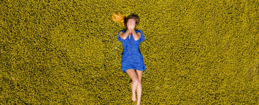 Девушка в цветах,  - Фото с квадрокоптера