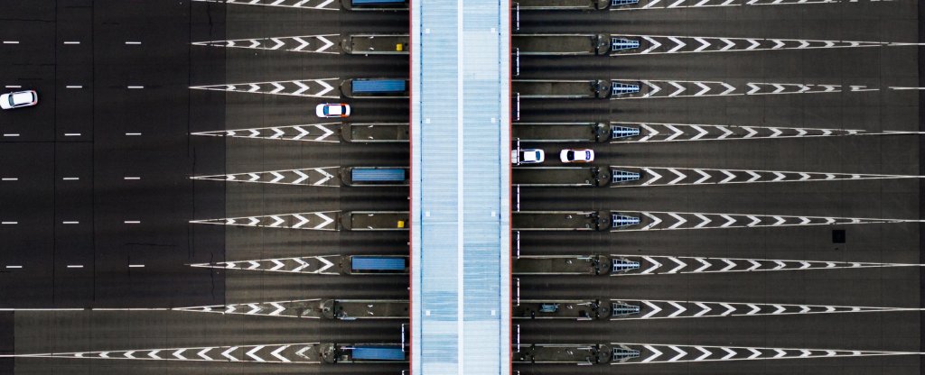 Передаём за проезд...,  - Фото с квадрокоптера