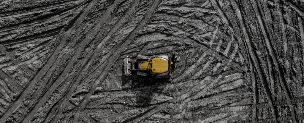 Трактор,  - Фото с квадрокоптера