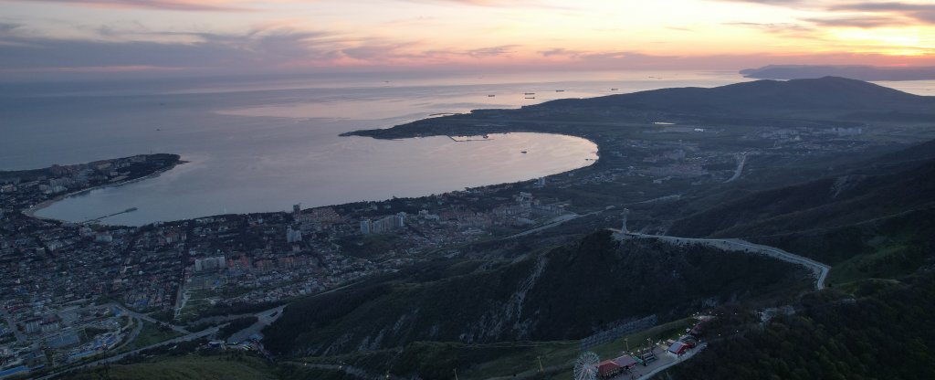 Вид на Геленджикскую бухту, Геленджик - Фото с квадрокоптера