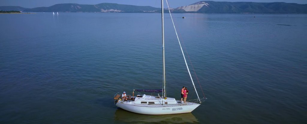 Съемка свадебного предложения на яхте с видом на Жигулёвские горы,  - Фото с квадрокоптера