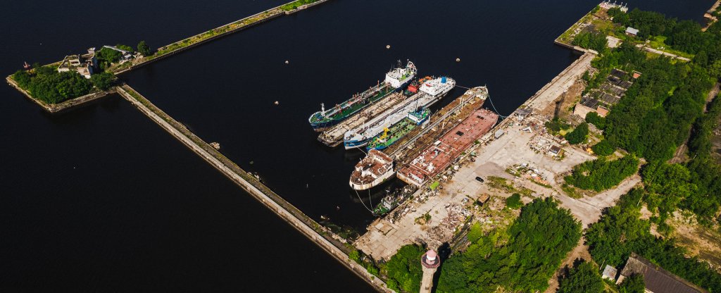 Военная гавань в Кронштадте, Кронштадт - Фото с квадрокоптера