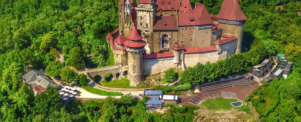 Замок Кройценштайн,  - Фото с квадрокоптера