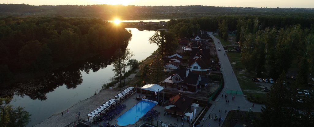 Клубный поселока Березка4Seasons,  - Фото с квадрокоптера