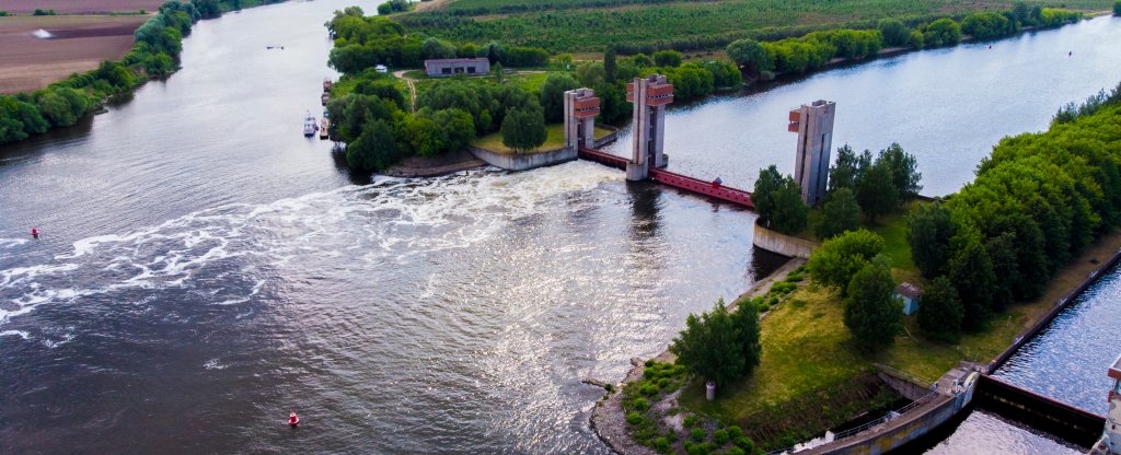 Дамба,  - Фото с квадрокоптера