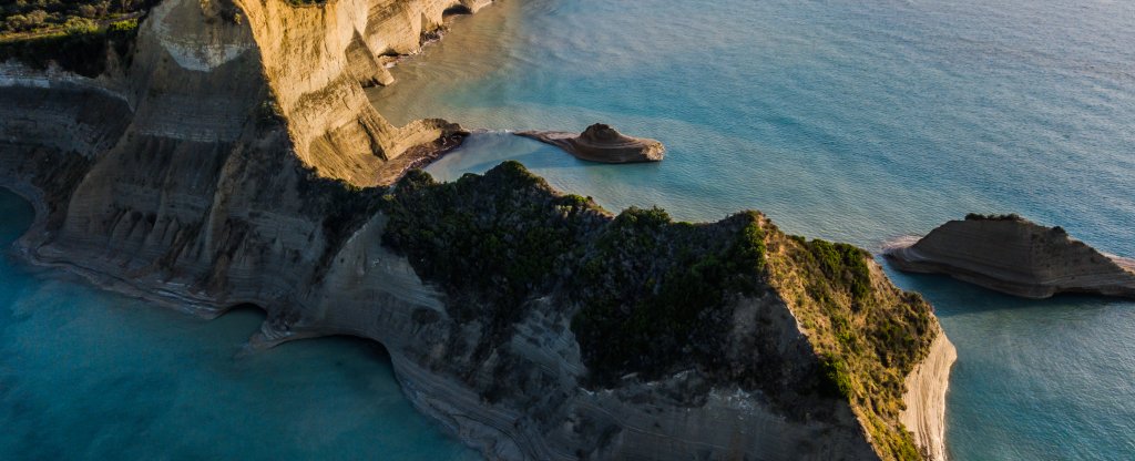 Мыс Драстит Корфу,  - Фото с квадрокоптера