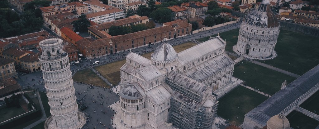 Пизанская башня,  - Фото с квадрокоптера