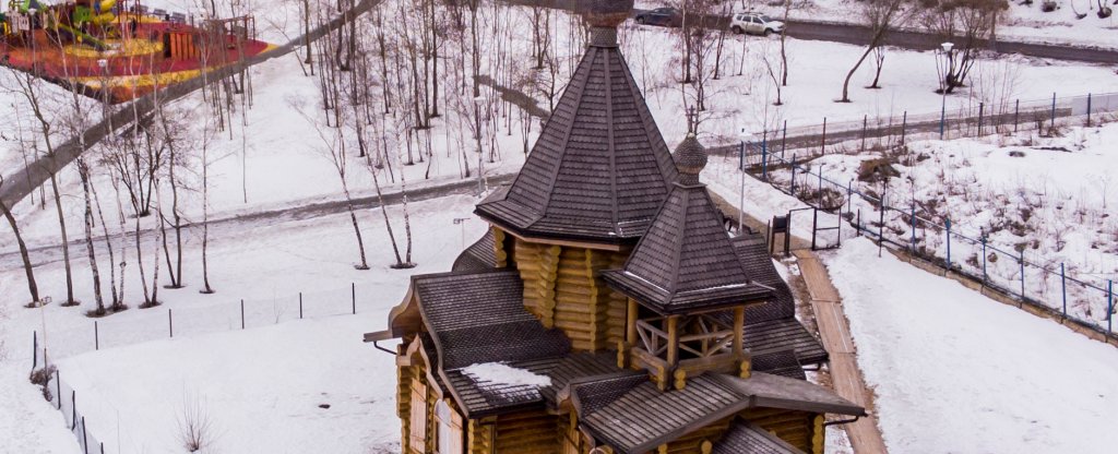 Храм-часовня иконы Божией Матери «Троеручица» в Орехове-Борисове,  - Фото с квадрокоптера