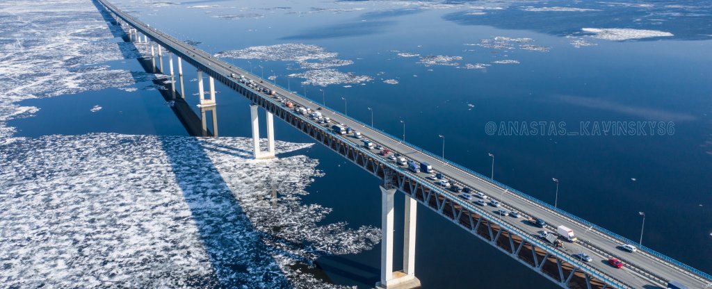 Президентский мост и остатки льда на Волге, Ульяновск - Фото с квадрокоптера